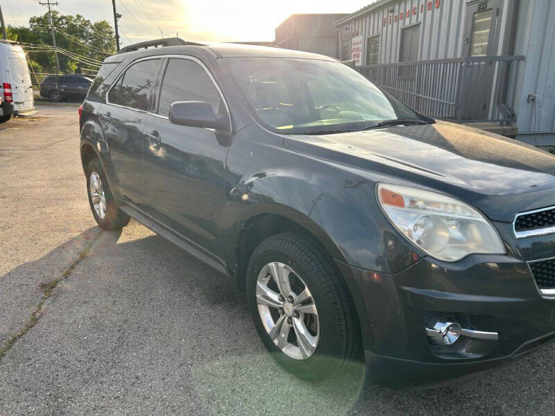 2010 Chevrolet Equinox LT - Image 2