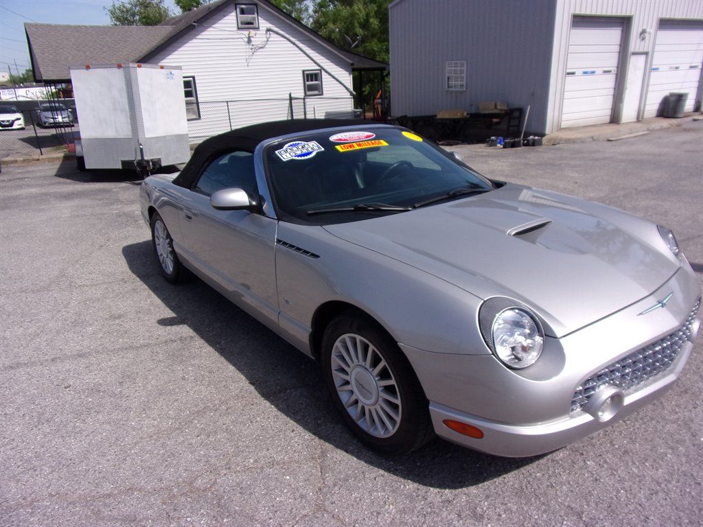 2004 Ford Thunderbird Base - Image 2